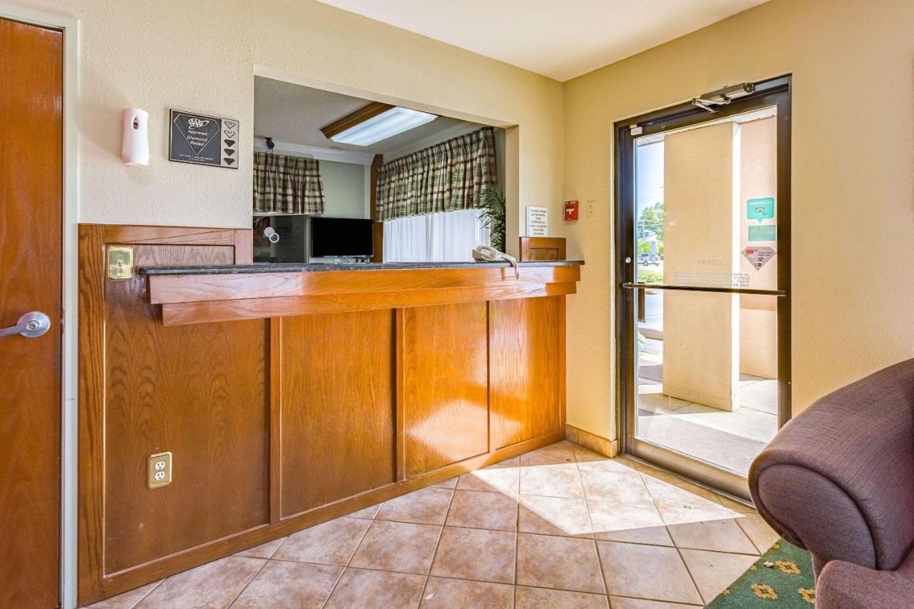 Econo Lodge Ripley Экстерьер фото