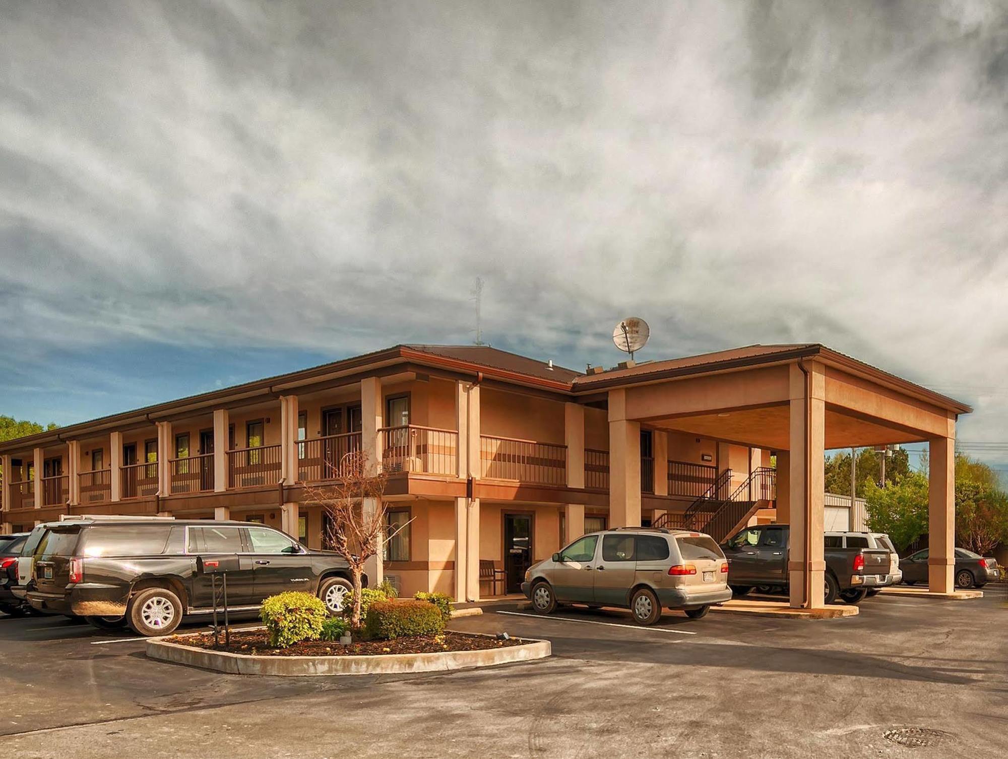 Econo Lodge Ripley Экстерьер фото