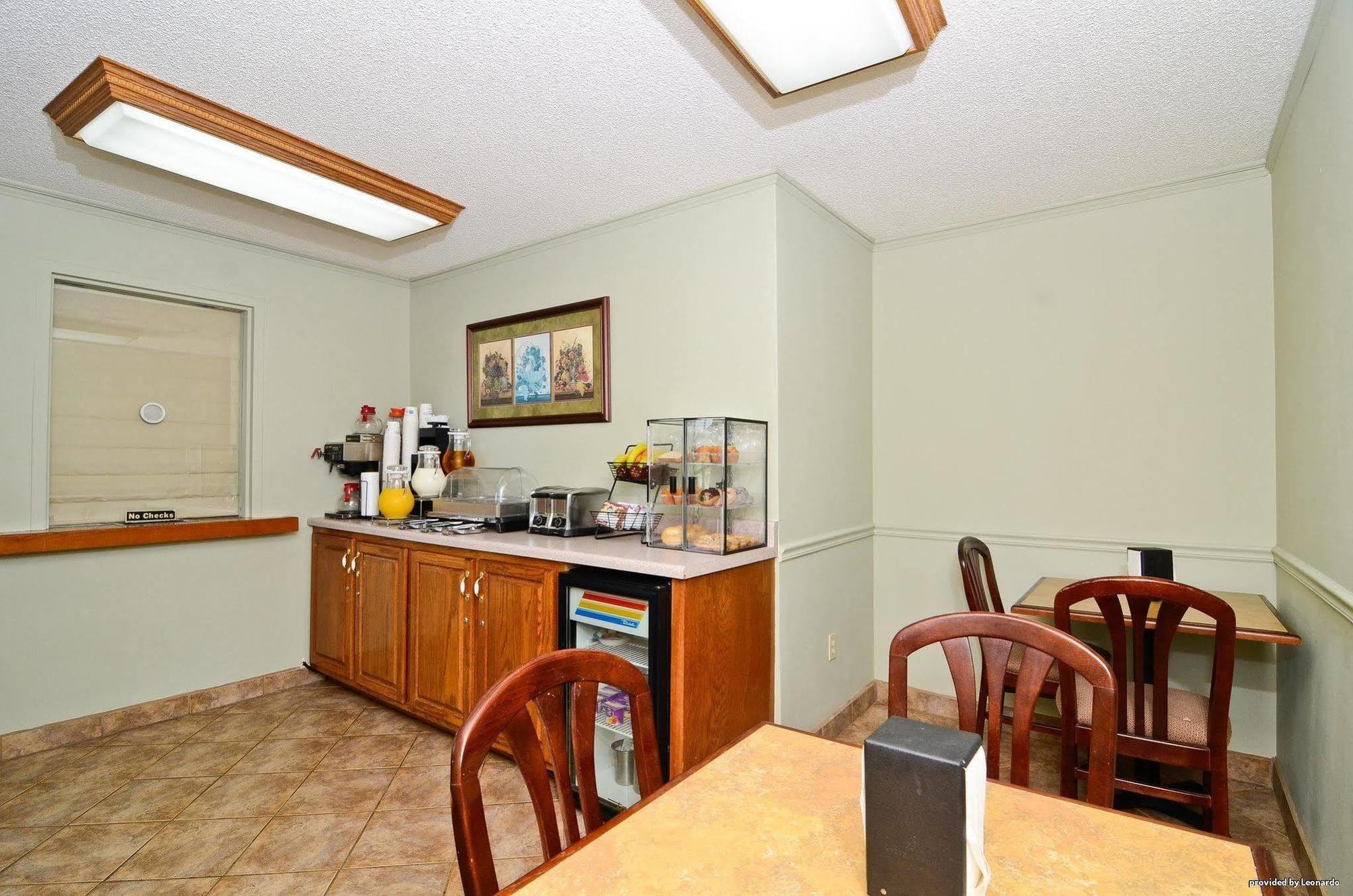 Econo Lodge Ripley Ресторан фото